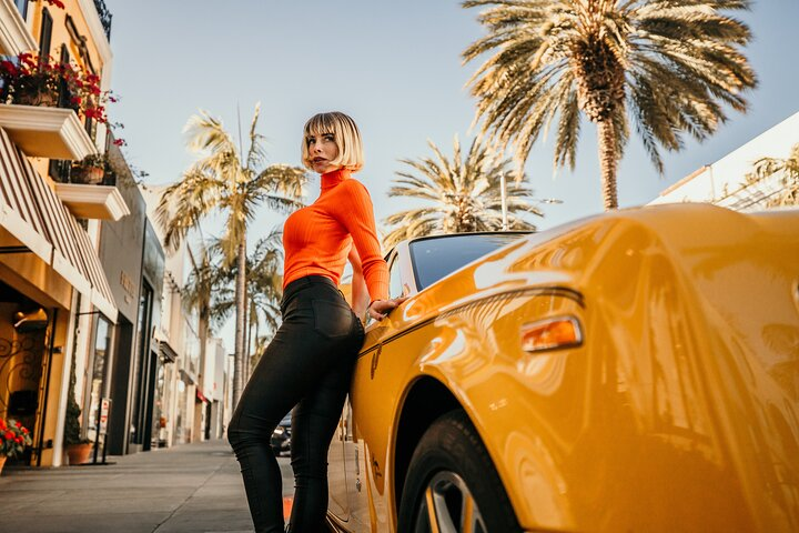 Private Vacation Photoshoot with Photographer in Los Angeles - Photo 1 of 23